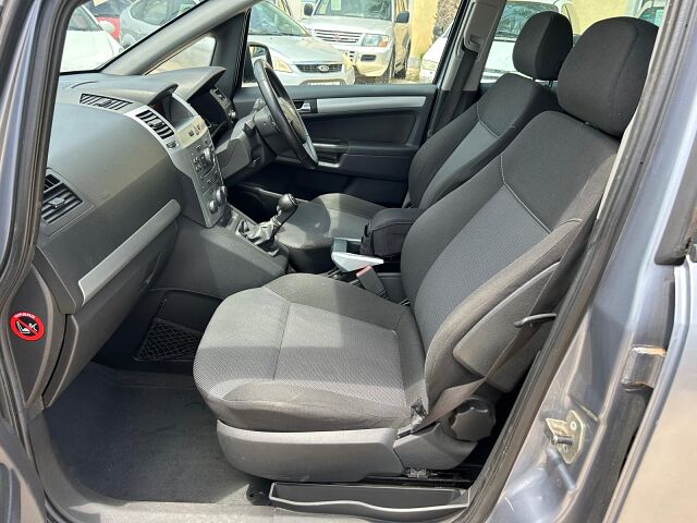 OPEL ZAFIRA DESIGN 1.6 SPANISH RHD IN SPAIN 131000 MILES 7 SEATS SUPERB 2010